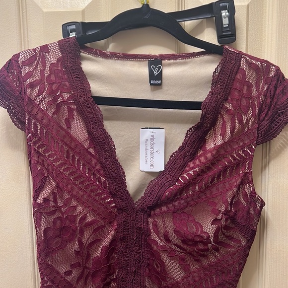 Lace bodycon thong top - Picture 2 of 4